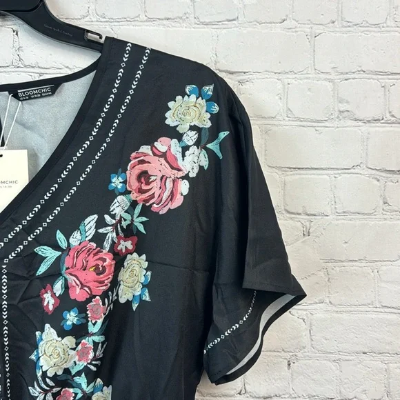 BloomChic Floral Printed Black Romper Plus Size 1X - Picture 3 of 6